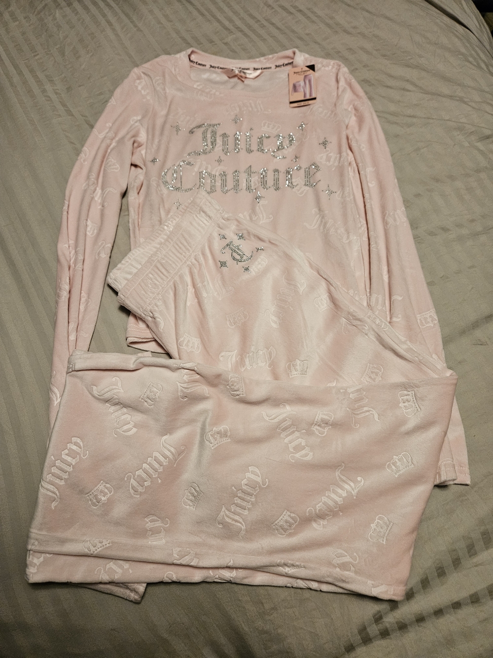 Juicy Couture Light Pink Oh So Soft Set. NWT size Small.